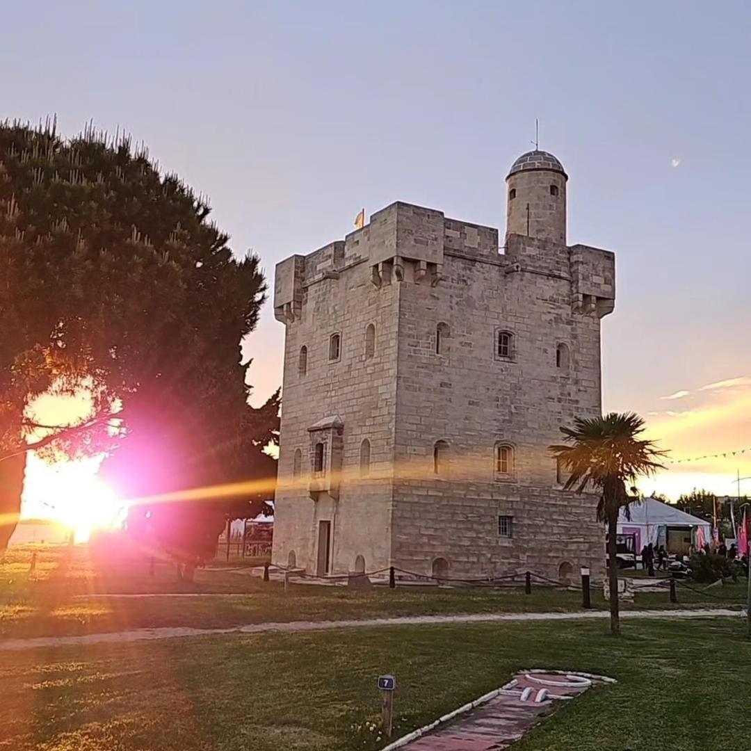 Апартаменты Chez Lisa Пор-Сен-Луи-дю-Рон Экстерьер фото
